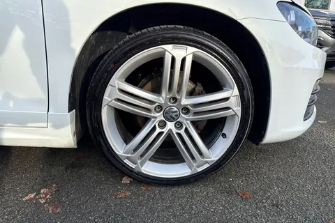 NA17ENH Volkswagen Scirocco 2.0 TDi BlueMotion Tech R-Line 3dr DSG | Heated Seats | Leather Trim Thumbnail #10