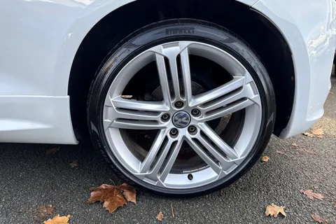 NA17ENH Volkswagen Scirocco 2.0 TDi BlueMotion Tech R-Line 3dr DSG | Heated Seats | Leather Trim Thumbnail #12