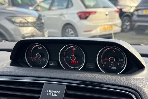 NA17ENH Volkswagen Scirocco 2.0 TDi BlueMotion Tech R-Line 3dr DSG | Heated Seats | Leather Trim Thumbnail #31