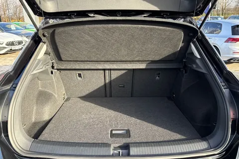 7 of 43 for VOLKSWAGEN T-ROC 1.5 TSI Style 5dr DSG