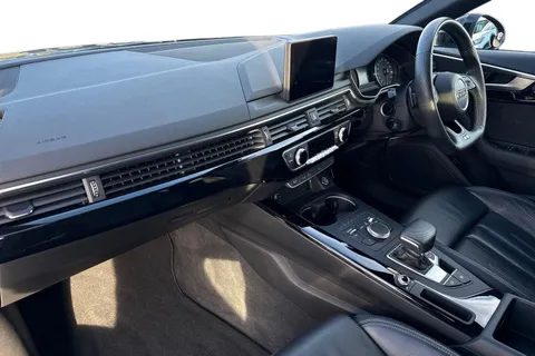 KK68SZC Audi A4 Avant Avant Black Edition 40 TDI  190 PS S tronic Thumbnail #15