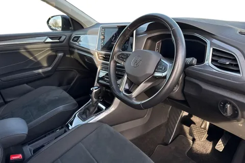 14 of 43 for VOLKSWAGEN T-ROC 1.5 TSI Style 5dr DSG