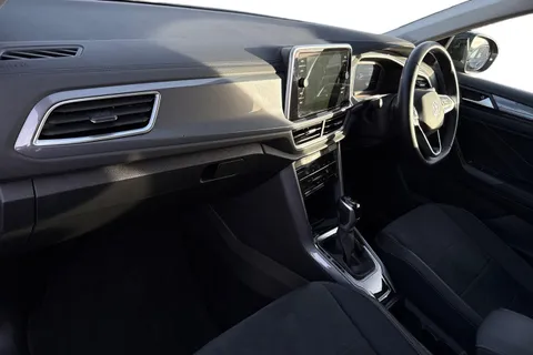 15 of 43 for VOLKSWAGEN T-ROC 1.5 TSI Style 5dr DSG