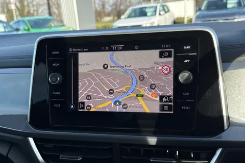 17 of 43 for VOLKSWAGEN T-ROC 1.5 TSI Style 5dr DSG