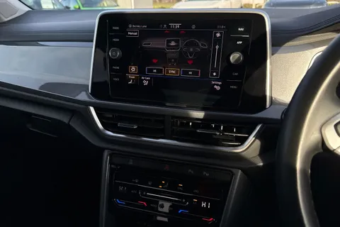 22 of 43 for VOLKSWAGEN T-ROC 1.5 TSI Style 5dr DSG