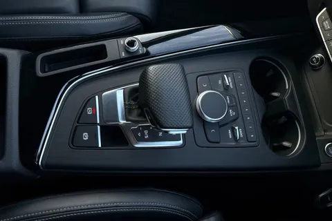 KK68SZC Audi A4 Avant Avant Black Edition 40 TDI  190 PS S tronic Thumbnail #23