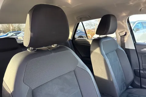 24 of 43 for VOLKSWAGEN T-ROC 1.5 TSI Style 5dr DSG