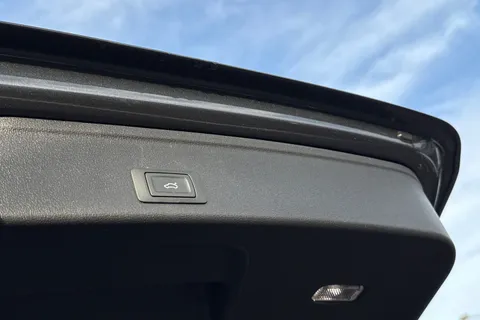 KK68SZC Audi A4 Avant Avant Black Edition 40 TDI  190 PS S tronic Thumbnail #29