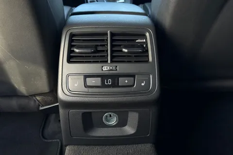 KK68SZC Audi A4 Avant Avant Black Edition 40 TDI  190 PS S tronic Thumbnail #31