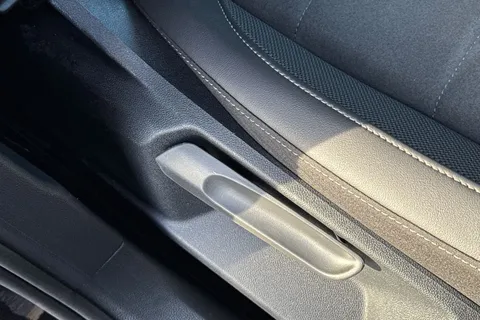 33 of 43 for VOLKSWAGEN T-ROC 1.5 TSI Style 5dr DSG