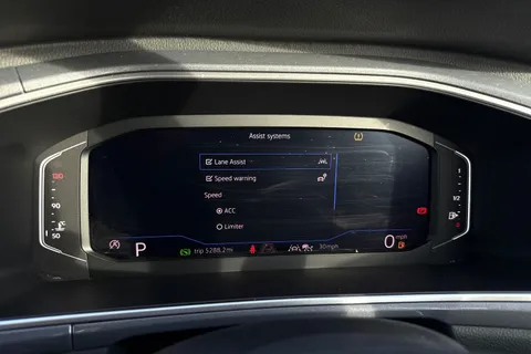 35 of 43 for VOLKSWAGEN T-ROC 1.5 TSI Style 5dr DSG