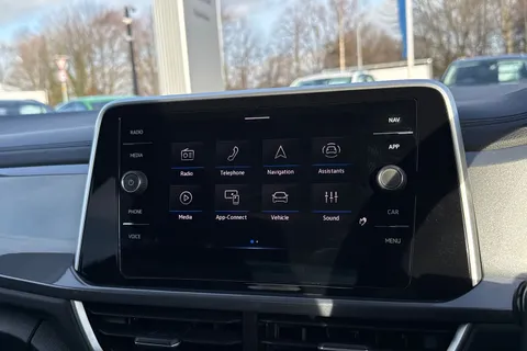 36 of 43 for VOLKSWAGEN T-ROC 1.5 TSI Style 5dr DSG