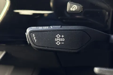 KK68SZC Audi A4 Avant Avant Black Edition 40 TDI  190 PS S tronic Thumbnail #37