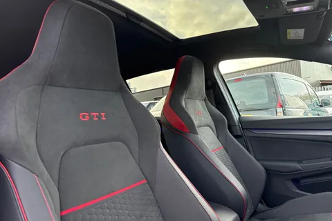 CX75TCU Volkswagen Golf 2.0 TSI 300 GTI Clubsport 5dr DSG⭐Sunroof, Black Pack, Head-up display⭐ Thumbnail #24
