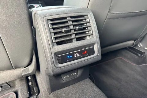 CX75TCU Volkswagen Golf 2.0 TSI 300 GTI Clubsport 5dr DSG⭐Sunroof, Black Pack, Head-up display⭐ Thumbnail #35