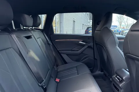 PX75YWB Audi Q6 E-Tron Q6 SUV S line e-tron performance  225,00 kW Thumbnail #37