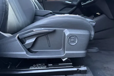 PX75YWB Audi Q6 E-Tron Q6 SUV S line e-tron performance  225,00 kW Thumbnail #45