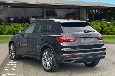 PX75YVO Audi Q3 Black Edition 35 TFSI  150 PS S tronic Thumbnail #3