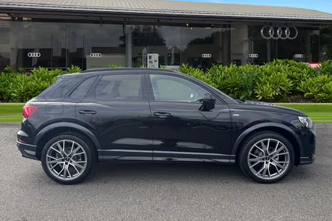 PX75YVO Audi Q3 Black Edition 35 TFSI  150 PS S tronic Thumbnail #4