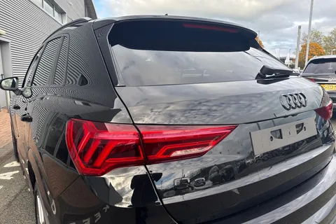 PX75YVO Audi Q3 Black Edition 35 TFSI  150 PS S tronic Thumbnail #8