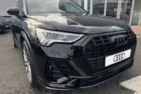 PX75YVO Audi Q3 Black Edition 35 TFSI  150 PS S tronic Thumbnail #9