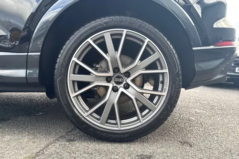 PX75YVO Audi Q3 Black Edition 35 TFSI  150 PS S tronic Thumbnail #11