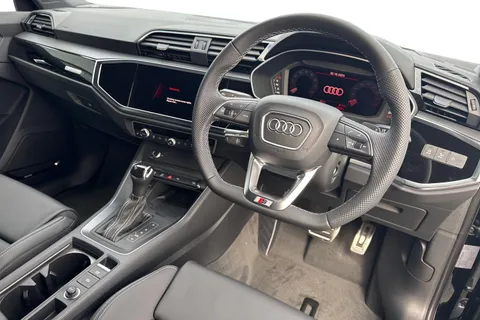 PX75YVO Audi Q3 Black Edition 35 TFSI  150 PS S tronic Thumbnail #14