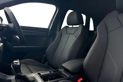 PX75YVO Audi Q3 Black Edition 35 TFSI  150 PS S tronic Thumbnail #16