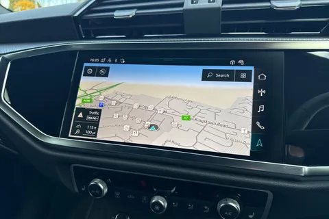 PX75YVO Audi Q3 Black Edition 35 TFSI  150 PS S tronic Thumbnail #17