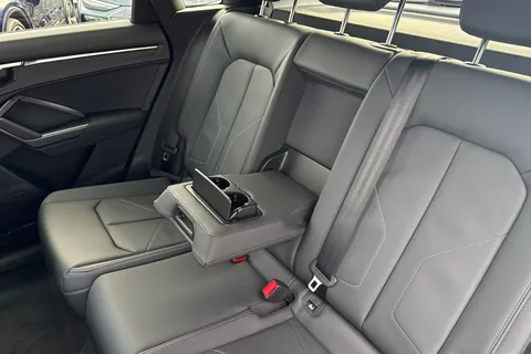 PX75YVO Audi Q3 Black Edition 35 TFSI  150 PS S tronic Thumbnail #19