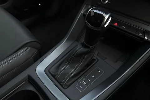 PX75YVO Audi Q3 Black Edition 35 TFSI  150 PS S tronic Thumbnail #23