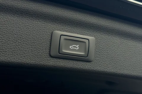 PX75YVO Audi Q3 Black Edition 35 TFSI  150 PS S tronic Thumbnail #26