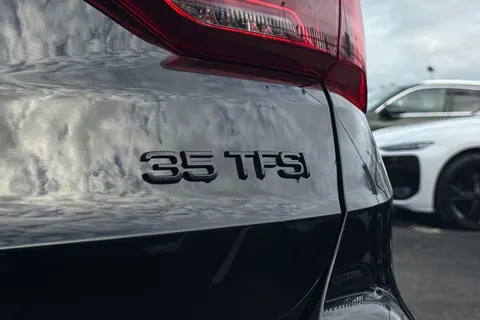 PX75YVO Audi Q3 Black Edition 35 TFSI  150 PS S tronic Thumbnail #32