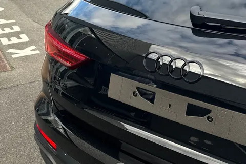 PX75YVO Audi Q3 Black Edition 35 TFSI  150 PS S tronic Thumbnail #33