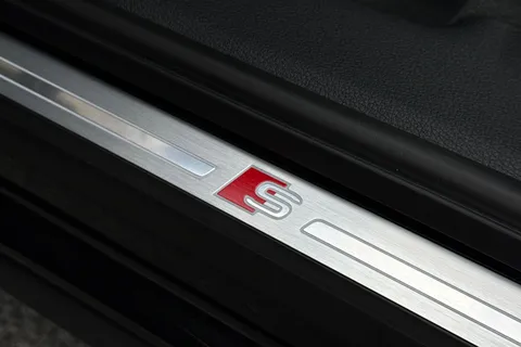 PX75YVO Audi Q3 Black Edition 35 TFSI  150 PS S tronic Thumbnail #37