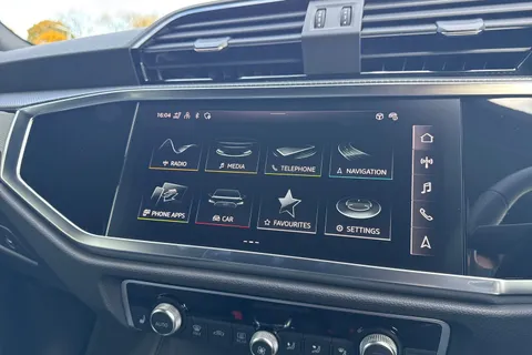 PX75YVO Audi Q3 Black Edition 35 TFSI  150 PS S tronic Thumbnail #48