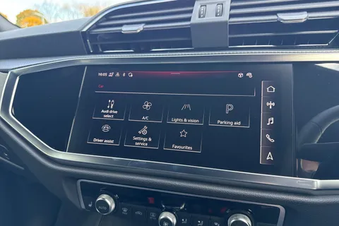 PX75YVO Audi Q3 Black Edition 35 TFSI  150 PS S tronic Thumbnail #54