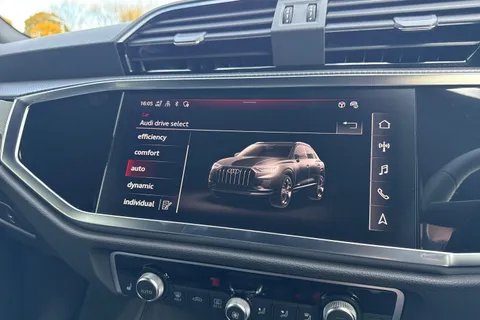 PX75YVO Audi Q3 Black Edition 35 TFSI  150 PS S tronic Thumbnail #55