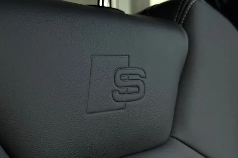 PX75YVO Audi Q3 Black Edition 35 TFSI  150 PS S tronic Thumbnail #61