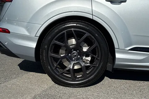 PX75KMG Audi Q7 SUV  Black Edition TDI quattro 231 PS tiptronic Thumbnail #12