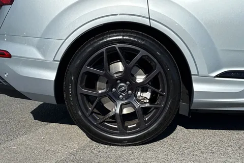PX75KMG Audi Q7 SUV  Black Edition TDI quattro 231 PS tiptronic Thumbnail #13