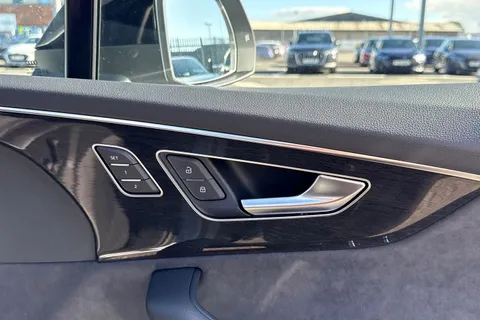 PX75KMG Audi Q7 SUV  Black Edition TDI quattro 231 PS tiptronic Thumbnail #21