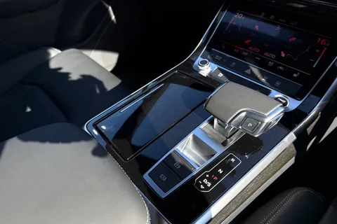 PX75KMG Audi Q7 SUV  Black Edition TDI quattro 231 PS tiptronic Thumbnail #23