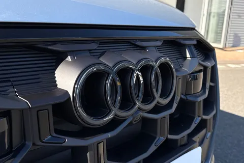 PX75KMG Audi Q7 SUV  Black Edition TDI quattro 231 PS tiptronic Thumbnail #25