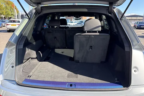 PX75KMG Audi Q7 SUV  Black Edition TDI quattro 231 PS tiptronic Thumbnail #36