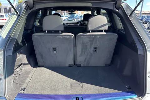 PX75KMG Audi Q7 SUV  Black Edition TDI quattro 231 PS tiptronic Thumbnail #37