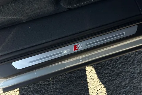 PX75KMG Audi Q7 SUV  Black Edition TDI quattro 231 PS tiptronic Thumbnail #47