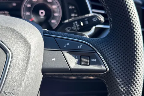 PX75KMG Audi Q7 SUV  Black Edition TDI quattro 231 PS tiptronic Thumbnail #55