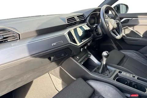 GJ70JGU Audi Q3 1.5 TFSI CoD 35 S line Euro 6 (s/s) 5dr Thumbnail #15