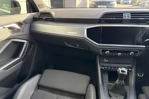 GJ70JGU Audi Q3 1.5 TFSI CoD 35 S line Euro 6 (s/s) 5dr Thumbnail #20